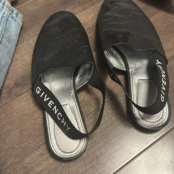 Ladies givenchy - Picture 2 of 5